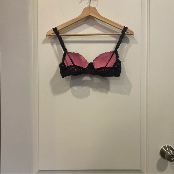 Victoria’s Secret PINK Lace Wing Demi Bra - Picture 3 of 3